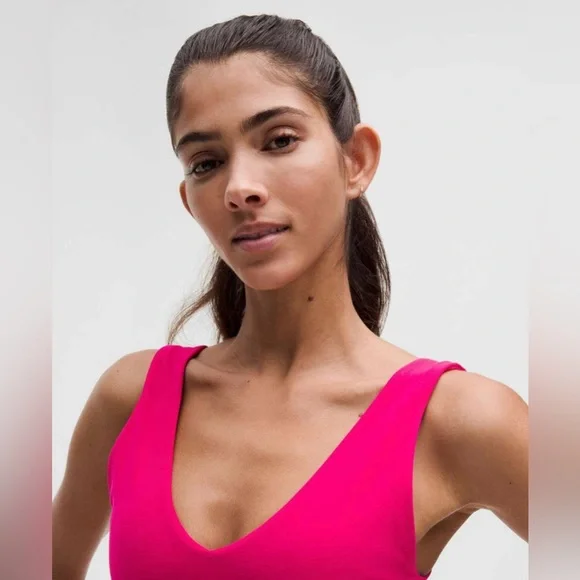 Lululemon Align V-Neck Bra - Light Support 💖 - Picture 2 of 9